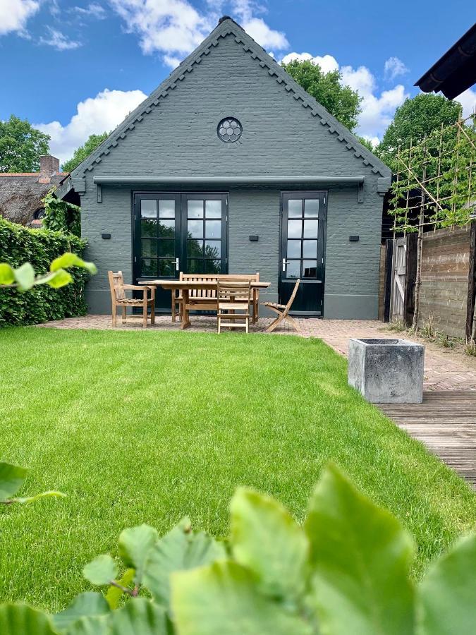 Bed & Breakfast Karakter 덴던겐 외부 사진